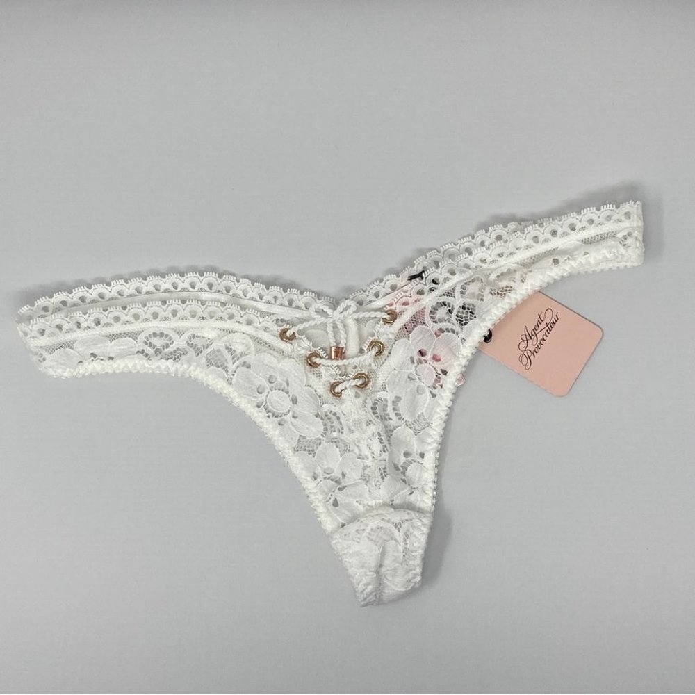 Agent Provocateur Daizy White Thong AP3 Medium NWT - Picture 7 of 11